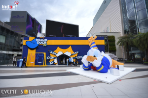 Inflatable product replicas and mascots for outdoor brand activation