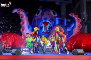 Inflatable octopus-shaped stage structure at a concert event