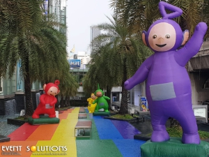Inflatable ตัวละครขนาดใหญ่ติดตั้งในงานอีเวนท์กลางแจ้ง