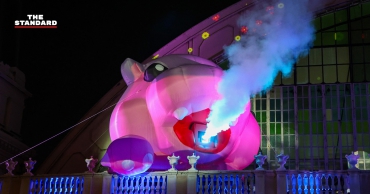 Inflatable มาสคอตพองลมขนาดใหญ่พร้อมเอฟเฟกต์ควันและไฟในงานอีเวนท์กลางคืน