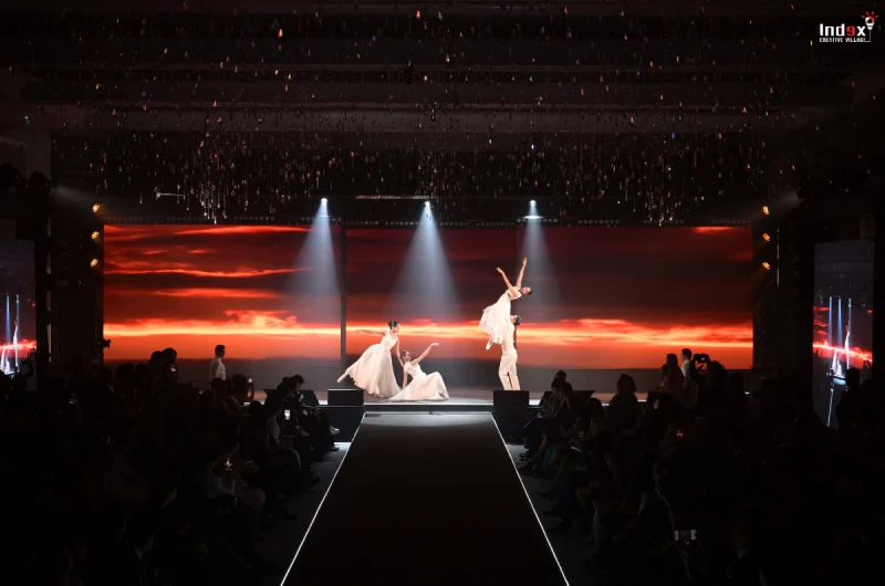 mouawad-extravaganza-bangkok-2026-dramatic-runway-performance