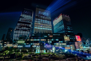 การแสดง Architectural Laser Mapping Show บนอาคาร One Bangkok ในงานเปิดตัวโครงการ