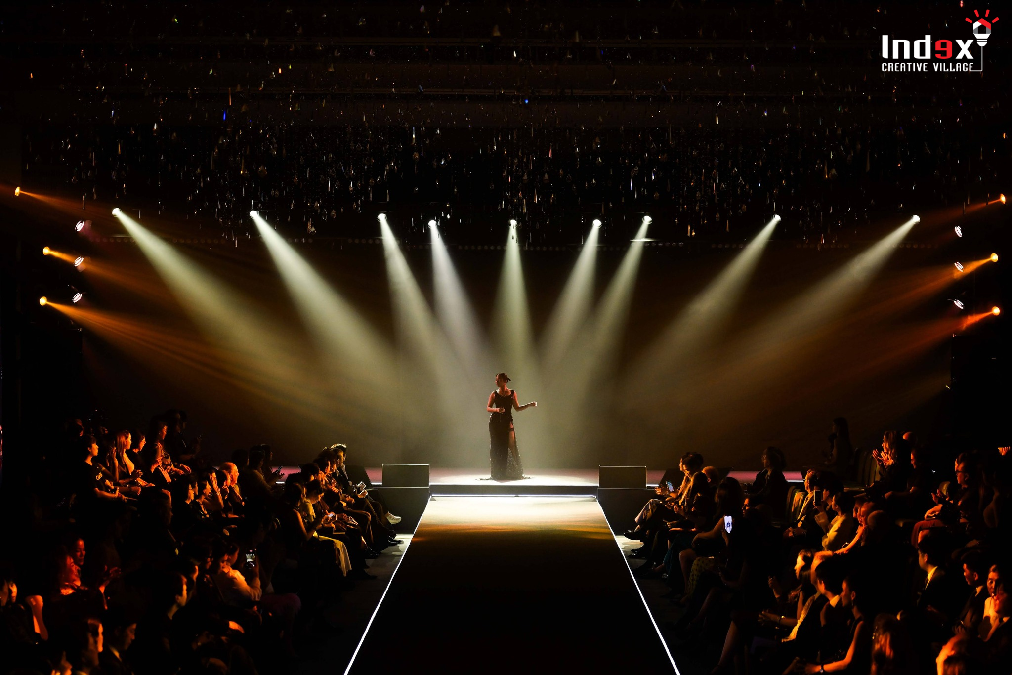 ออกแบบเวทีรันเวย์