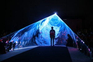 อุโมงค์แสง Laser Tunnel จากเทคโนโลยี Laser Mapping ในพื้นที่ Immersive