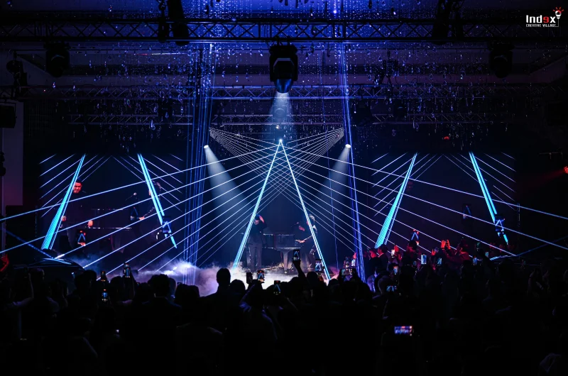 bmw-i7-the-incredible-7-series-laser-stage-show