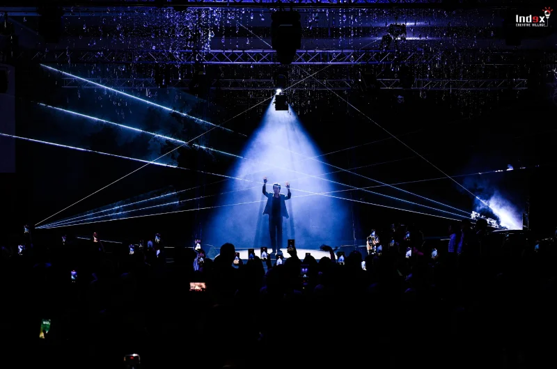 bmw-i7-the-incredible-7-series-opening-light-show