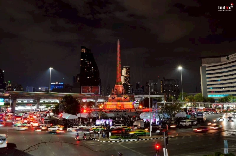 night-of-honor-military-tribute-monument-light-show