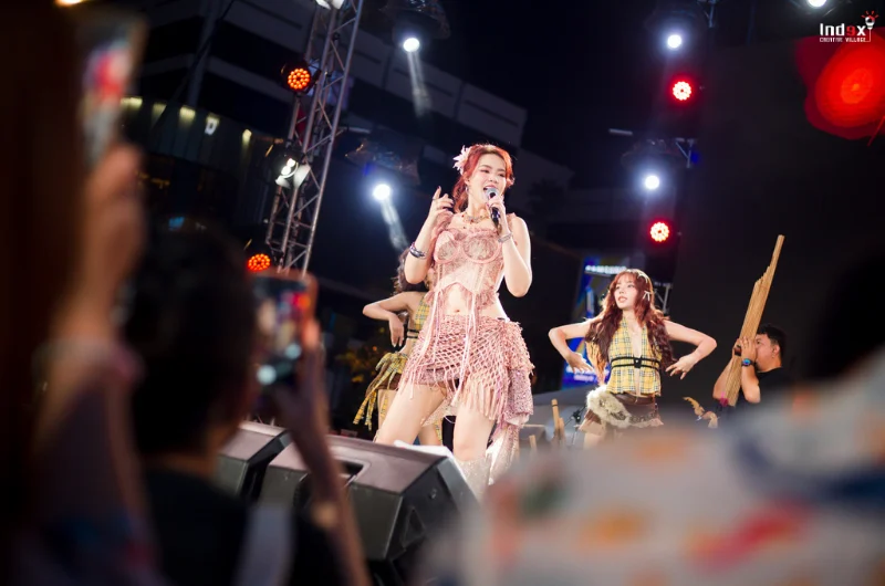 plara-morlam-zabb-serng-in-the-city-2026-female-artist-performance
