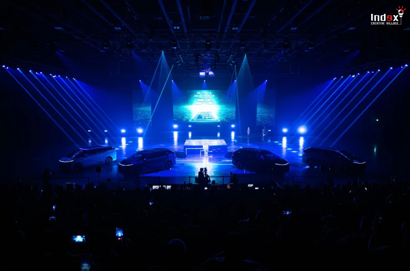 xpeng-futuristic-laser-stage-performance