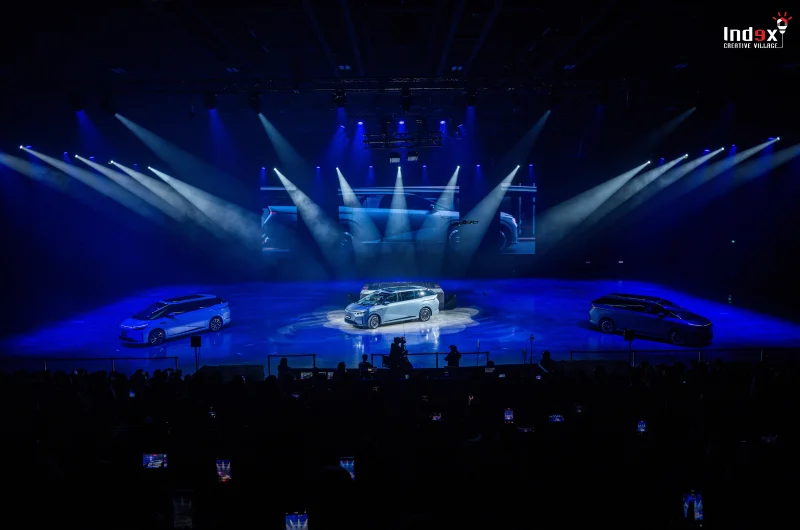 xpeng-vision-night-blue-light-show